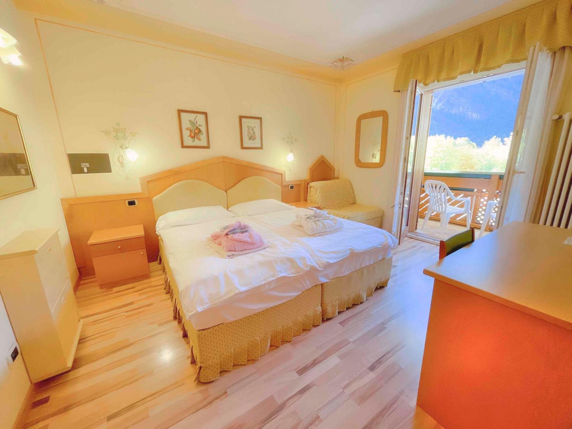 Alledolomiti Boutique Lake Hotel - Adults Friendly Molveno Εξωτερικό φωτογραφία