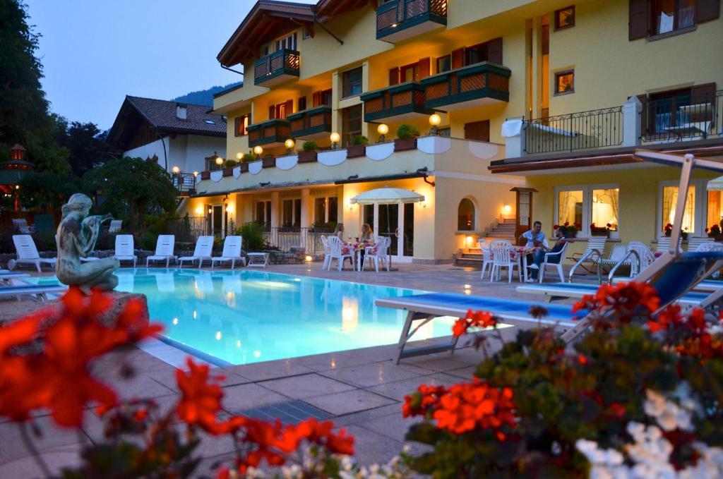 Alledolomiti Boutique Lake Hotel - Adults Friendly Molveno Εξωτερικό φωτογραφία